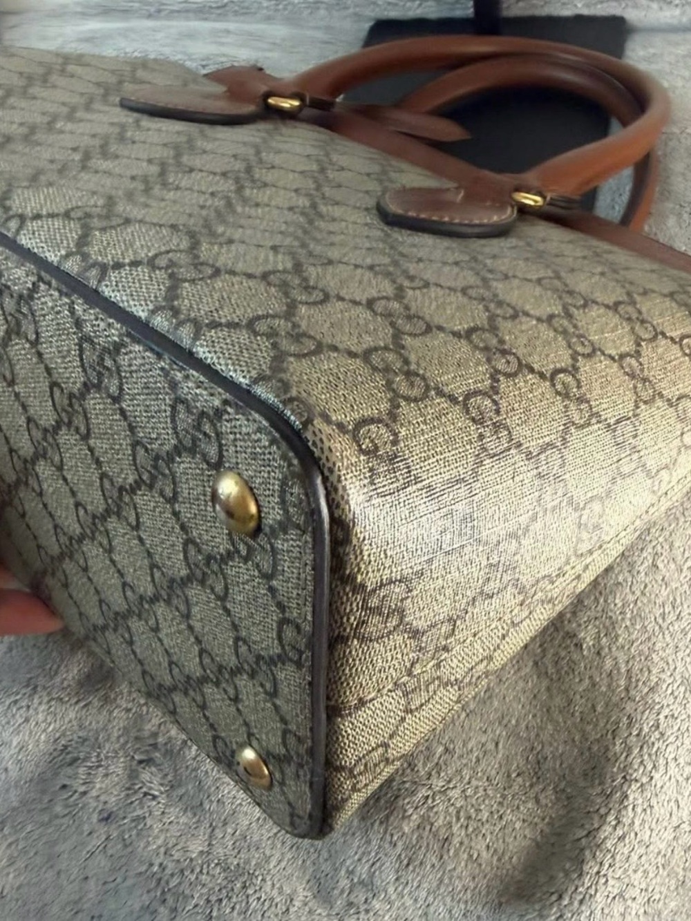 Gucci Supreme Zip Top Tote - Picture 15 of 16